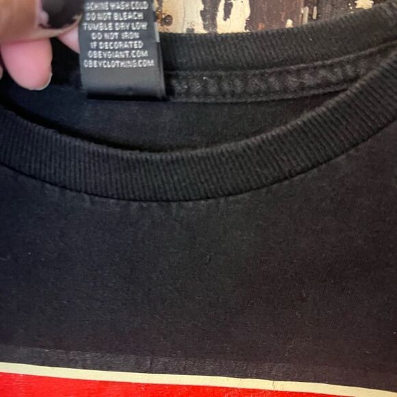 OBEY Amplify Your Voice megaphone T-shirt. Men’s size Medium. - Picture 7 of 7